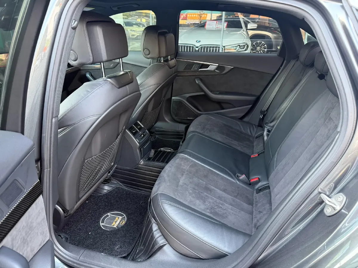 2020 Audi A4L 2.0T 252HP L4 7DCT,autocango,china used car exporter,china ev exporter,chinese used car exporter,chinese used ev exporter