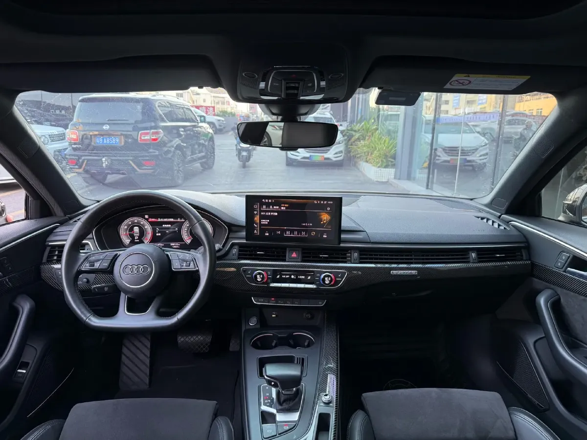 2020 Audi A4L 2.0T 252HP L4 7DCT,autocango,china used car exporter,china ev exporter,chinese used car exporter,chinese used ev exporter