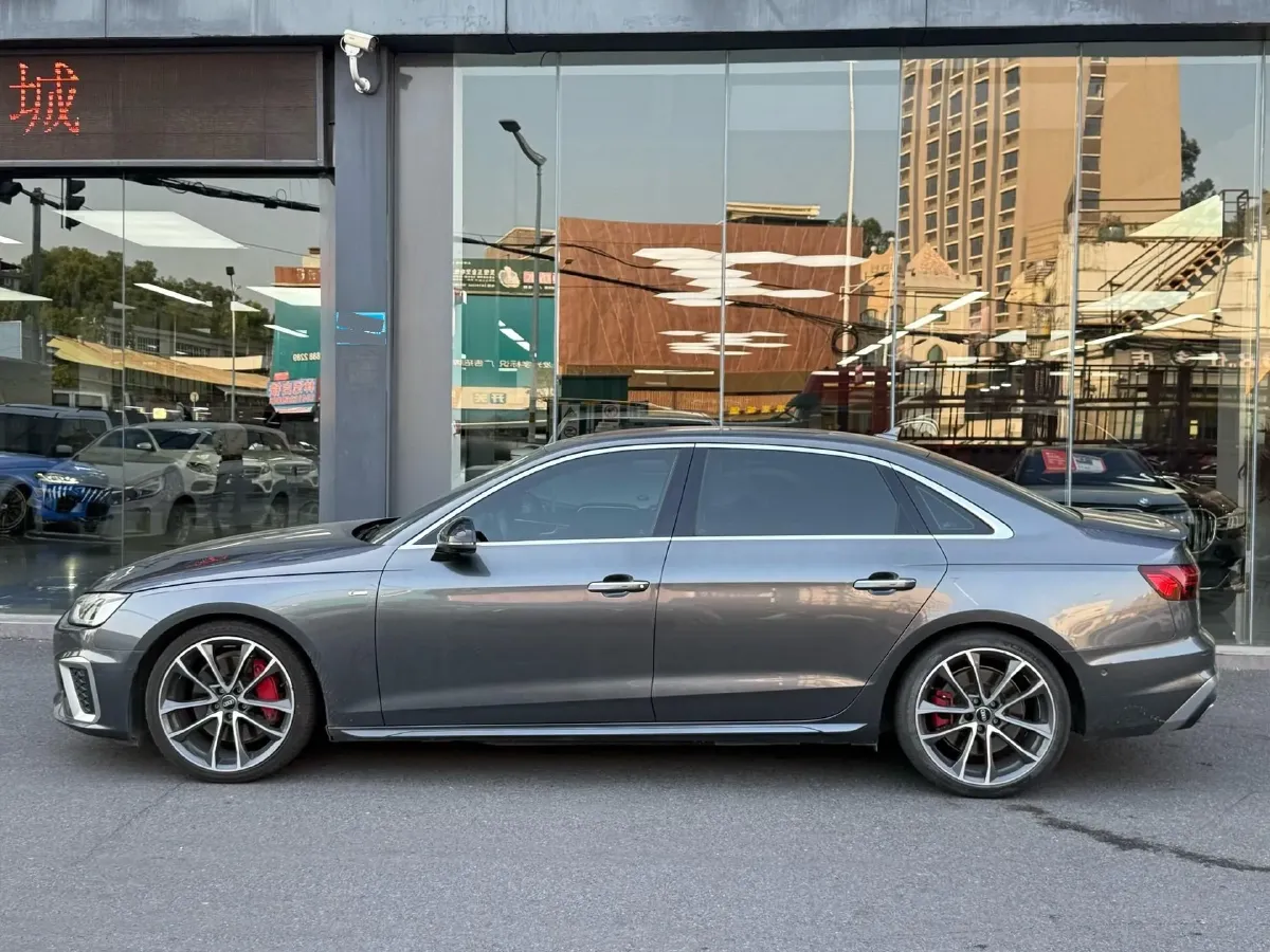 2020 Audi A4L 2.0T 252HP L4 7DCT,autocango,china used car exporter,china ev exporter,chinese used car exporter,chinese used ev exporter