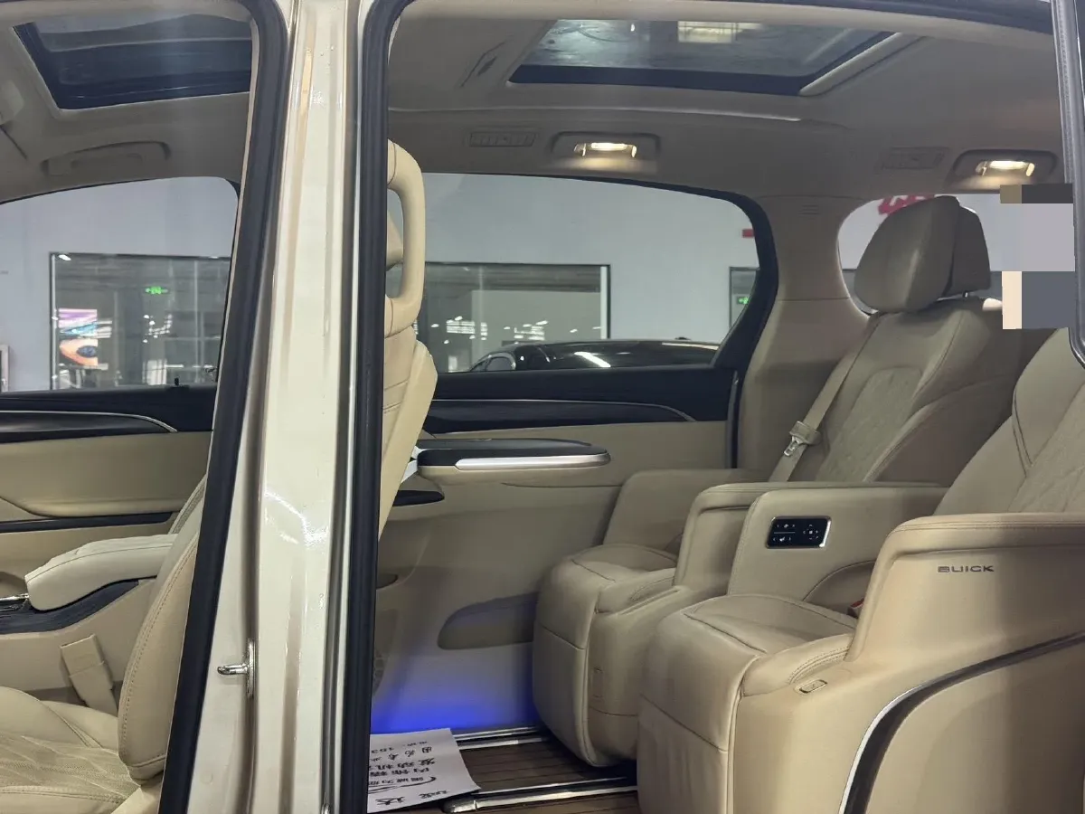 2022 Buick GL8 2.0T 237HP L4 9AT,autocango,china used car exporter,china ev exporter,chinese used car exporter,chinese used ev exporter