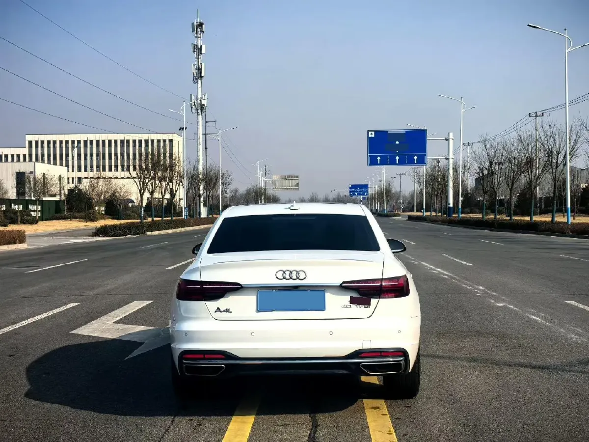 2020 Audi A4L 2.0T 190HP L4 7DCT,autocango,china used car exporter,china ev exporter,chinese used car exporter,chinese used ev exporter