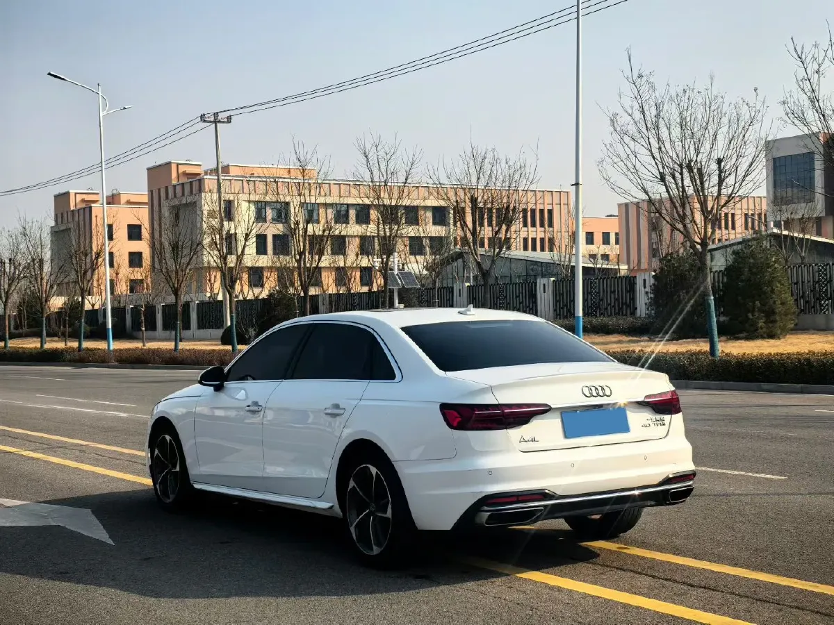 2020 Audi A4L 2.0T 190HP L4 7DCT,autocango,china used car exporter,china ev exporter,chinese used car exporter,chinese used ev exporter