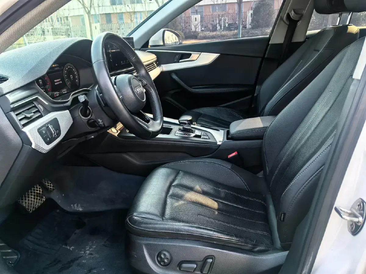 2020 Audi A4L 2.0T 190HP L4 7DCT,autocango,china used car exporter,china ev exporter,chinese used car exporter,chinese used ev exporter