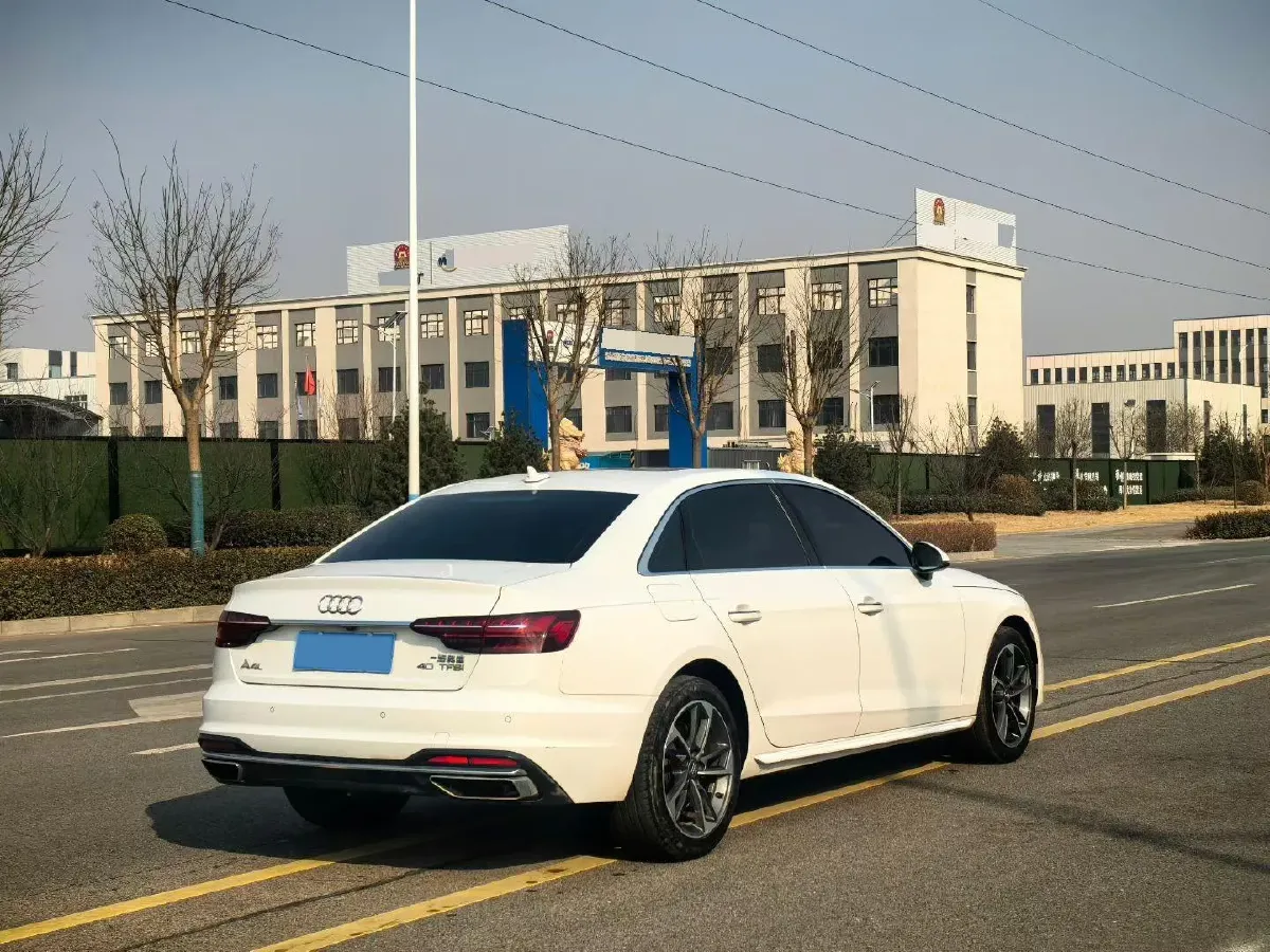 2020 Audi A4L 2.0T 190HP L4 7DCT,autocango,china used car exporter,china ev exporter,chinese used car exporter,chinese used ev exporter
