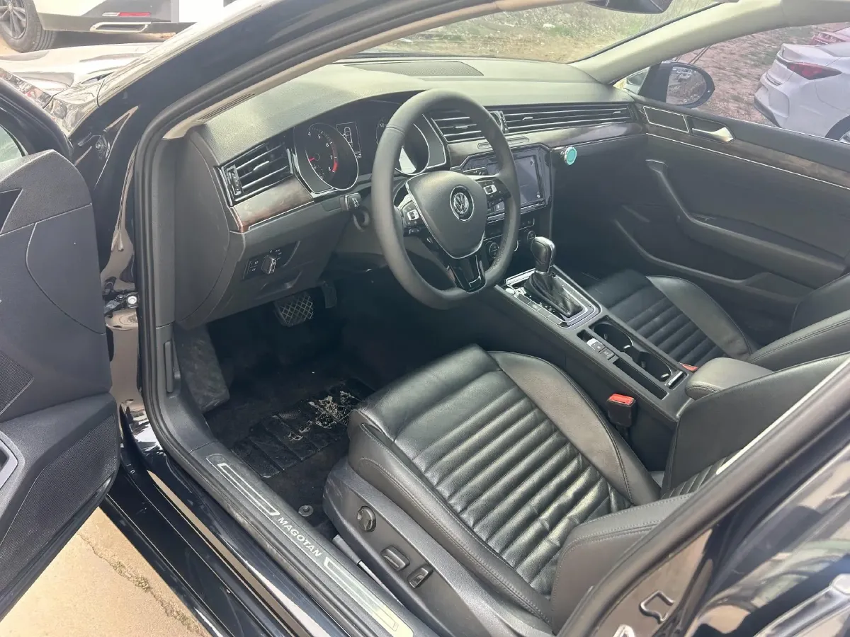 2019 Volkswagen Magotan 2.0T 186HP L4 7DCT,autocango,china used car exporter,china ev exporter,chinese used car exporter,chinese used ev exporter