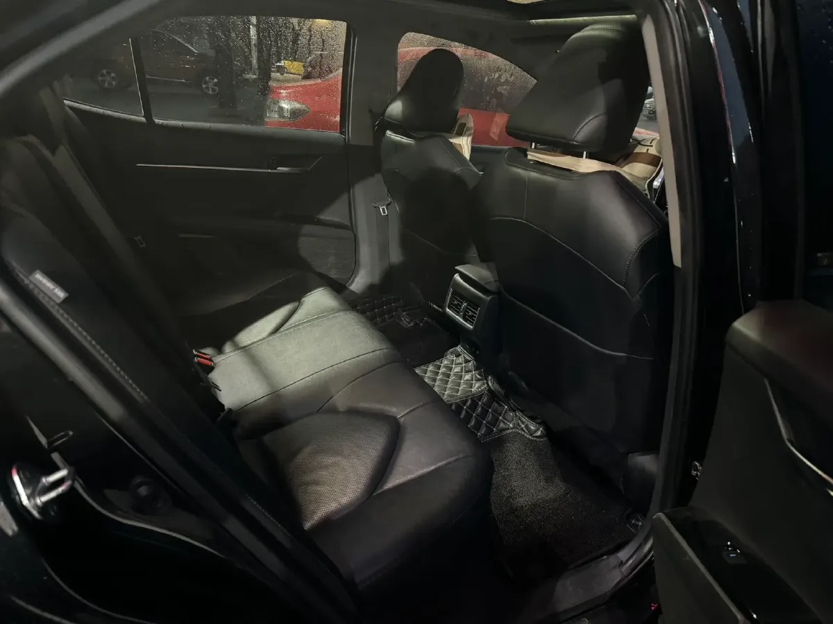 2021 Toyota Camry 2.5L 209HP L4 8AT,autocango,china used car exporter,china ev exporter,chinese used car exporter,chinese used ev exporter