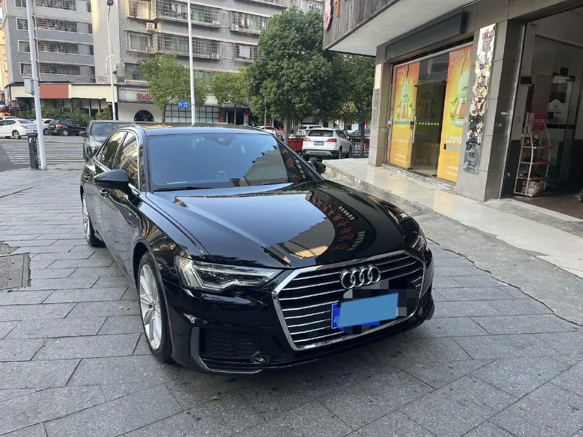 2021 Audi A6L 2.0T 224HP L4 7DCT,autocango,china used car exporter,china ev exporter,chinese used car exporter,chinese used ev exporter