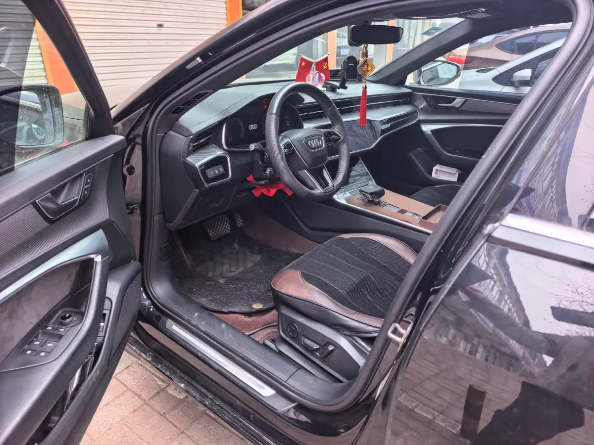 2019 Mercedes-Benz GLC Class 2.0T 245HP L4 9AT,autocango,china used car exporter,china ev exporter,chinese used car exporter,chinese used ev exporter