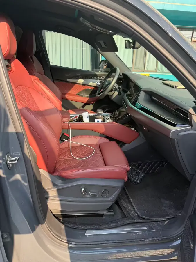 2024 Audi Q6 2.0T 265HP L4 7DCT,autocango,china used car exporter,china ev exporter,chinese used car exporter,chinese used ev exporter