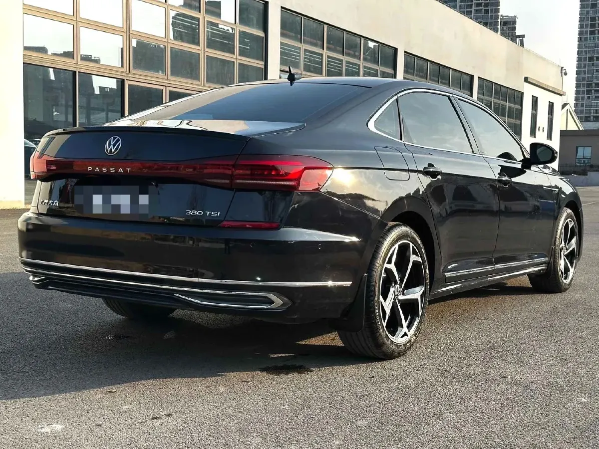 2024 Volkswagen Passat 2.0T 220HP L4 7DCT,autocango,china used car exporter,china ev exporter,chinese used car exporter,chinese used ev exporter