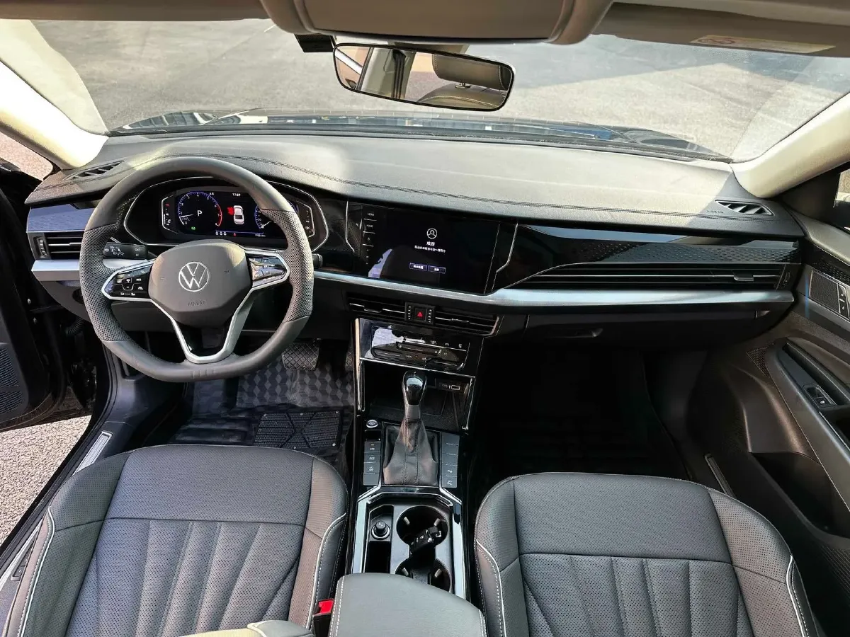 2024 Volkswagen Passat 2.0T 220HP L4 7DCT,autocango,china used car exporter,china ev exporter,chinese used car exporter,chinese used ev exporter