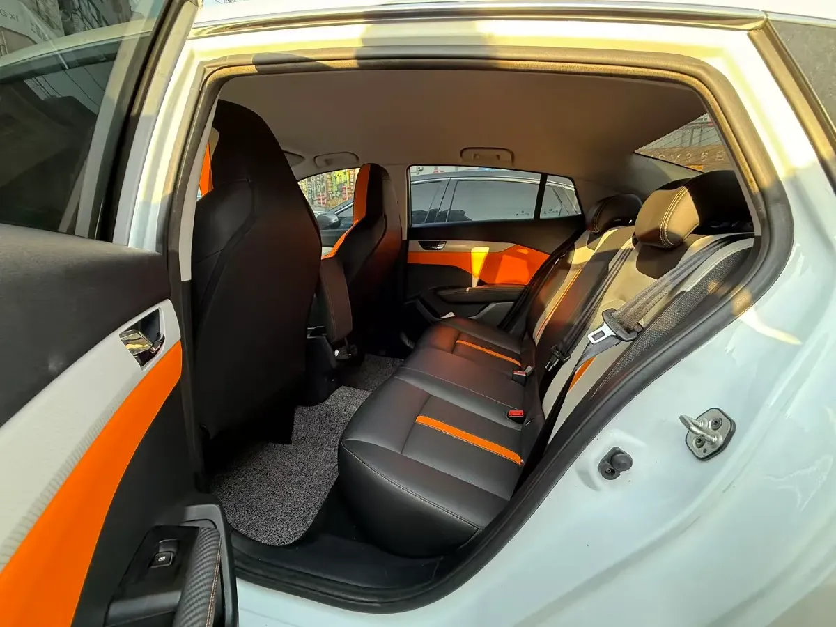 2023 DongFeng Aeolus YiXuan 1.5L 125HP L4 6DCT,autocango,china used car exporter,china ev exporter,chinese used car exporter,chinese used ev exporter