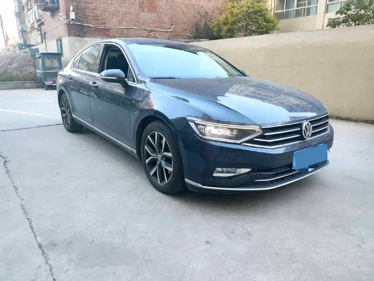 2020 Volkswagen Magotan 2.0T 186HP L4 7DCT,autocango,china used car exporter,china ev exporter,chinese used car exporter,chinese used ev exporter