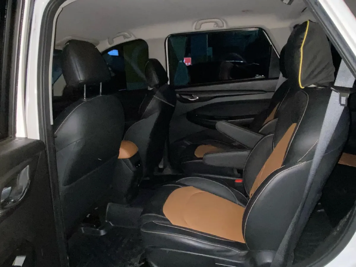 2019 WuLing HongGuang S3 1.5L 99HP L4 6MT,autocango,china used car exporter,china ev exporter,chinese used car exporter,chinese used ev exporter