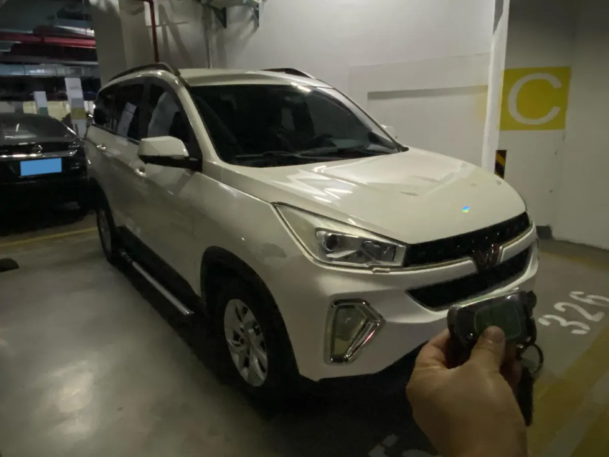 2019 WuLing HongGuang S3 1.5L 99HP L4 6MT,autocango,china used car exporter,china ev exporter,chinese used car exporter,chinese used ev exporter