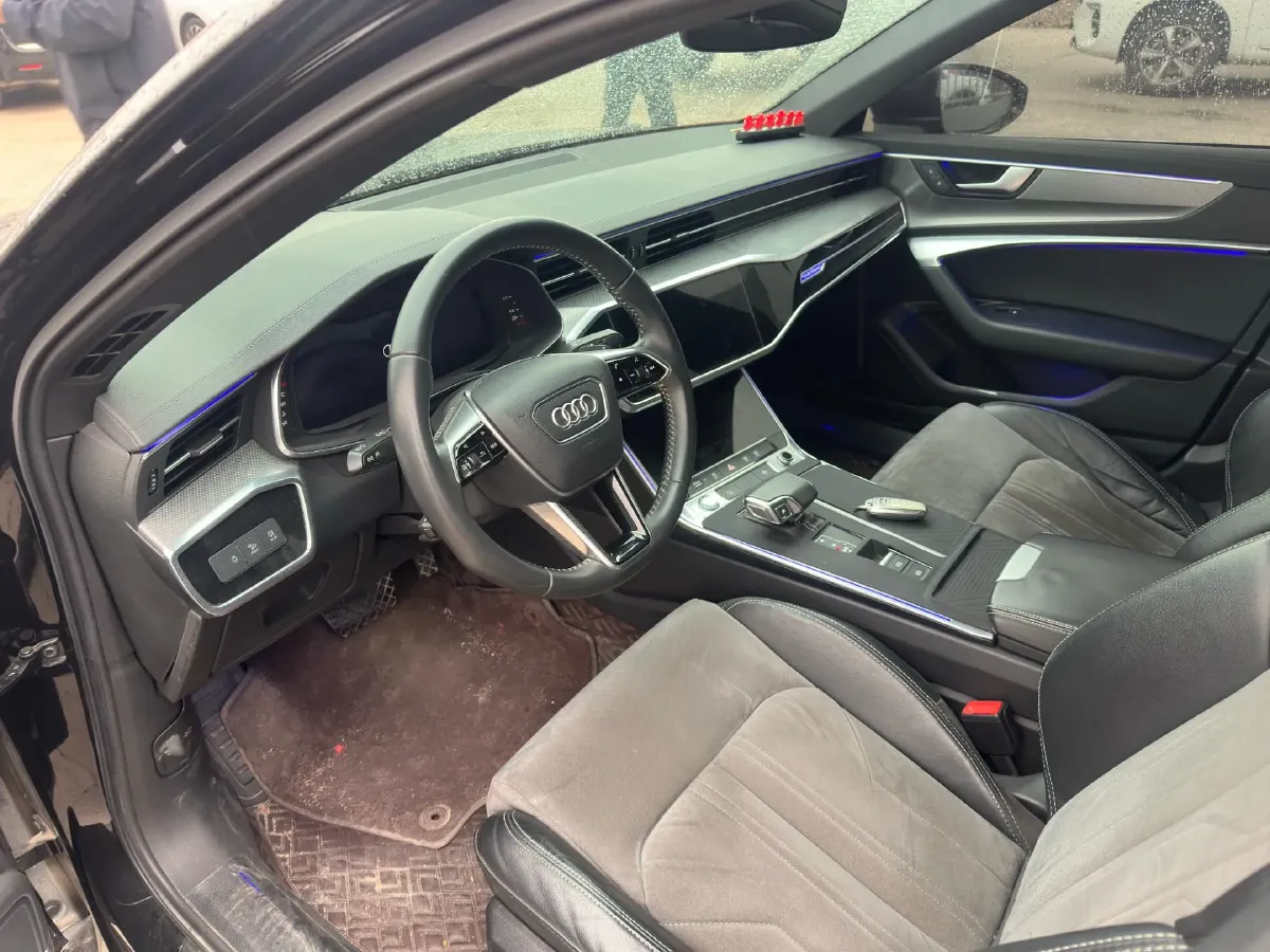 2020 Audi A6L 2.0T 190HP L4 7DCT,autocango,china used car exporter,china ev exporter,chinese used car exporter,chinese used ev exporter