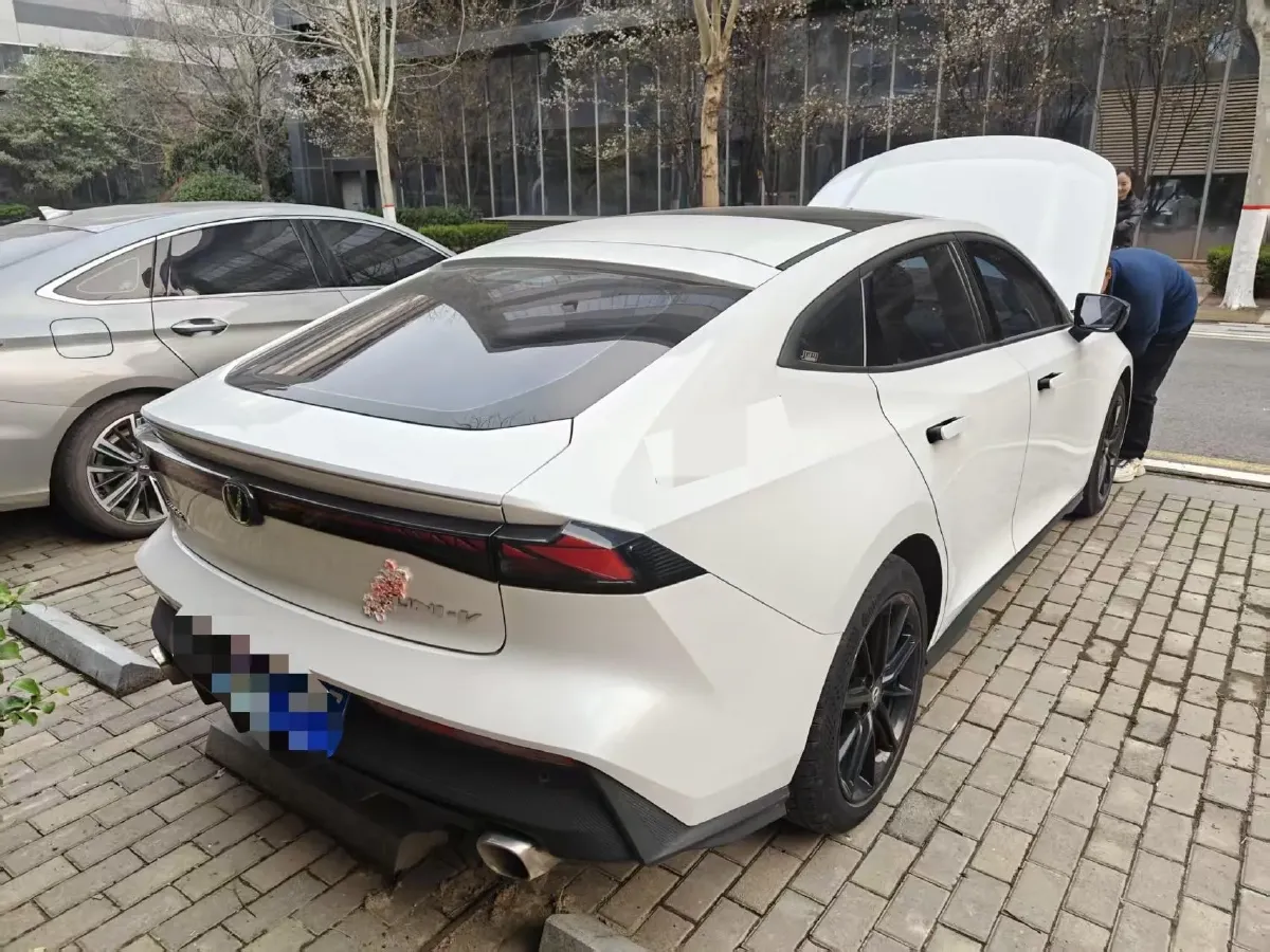 2022 ChangAn UNI-V 1.5T 188HP L4 7DCT,autocango,china used car exporter,china ev exporter,chinese used car exporter,chinese used ev exporter