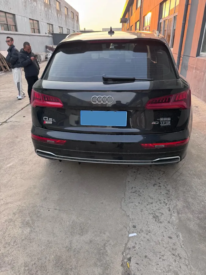 2020 Audi Q5L 2.0T 190HP L4 7DCT,autocango,china used car exporter,china ev exporter,chinese used car exporter,chinese used ev exporter