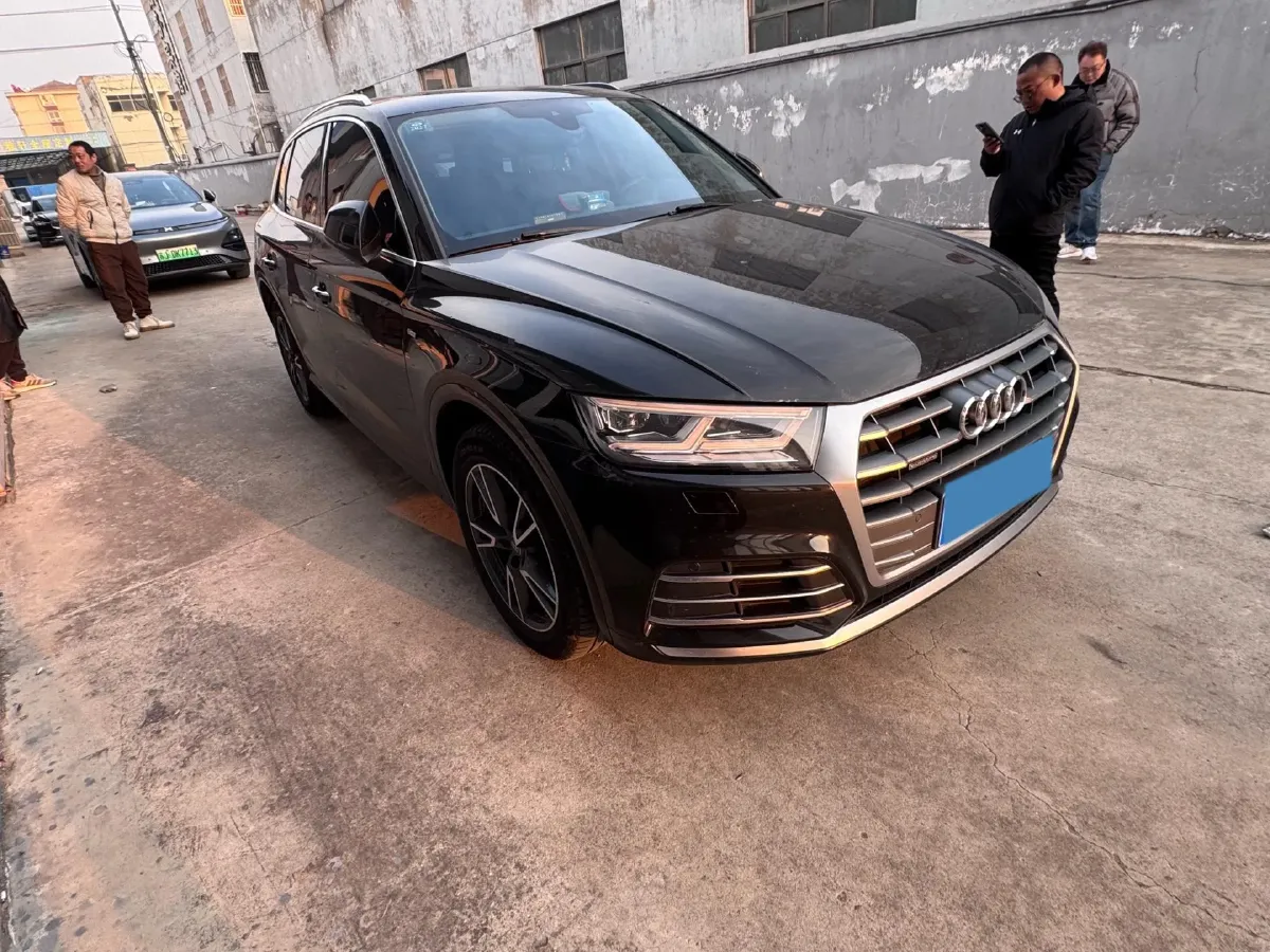 2020 Audi Q5L 2.0T 190HP L4 7DCT,autocango,china used car exporter,china ev exporter,chinese used car exporter,chinese used ev exporter