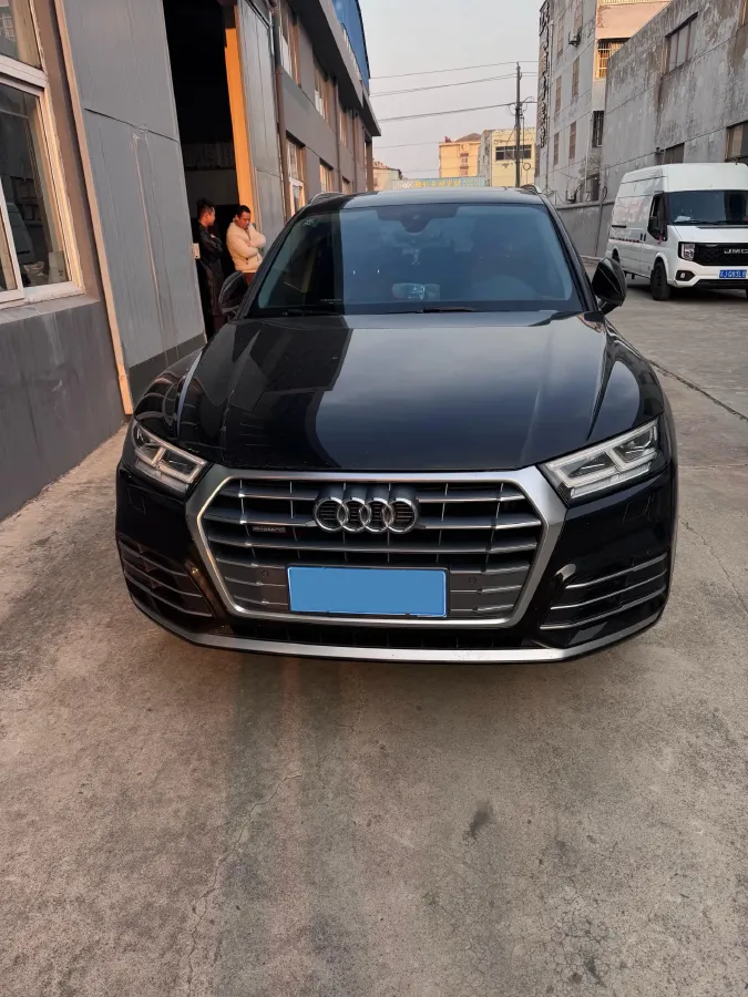 2020 Audi Q5L 2.0T 190HP L4 7DCT,autocango,china used car exporter,china ev exporter,chinese used car exporter,chinese used ev exporter