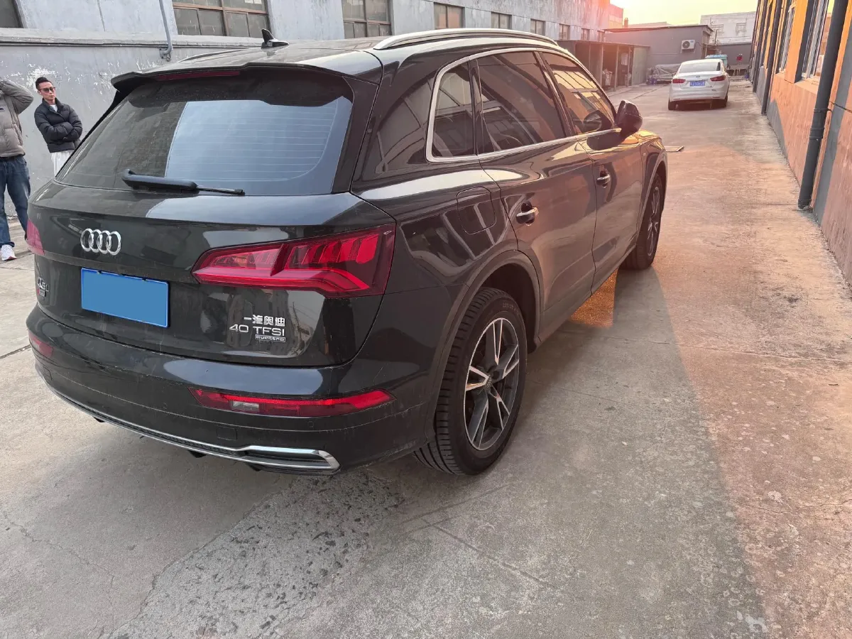 2020 Audi Q5L 2.0T 190HP L4 7DCT,autocango,china used car exporter,china ev exporter,chinese used car exporter,chinese used ev exporter