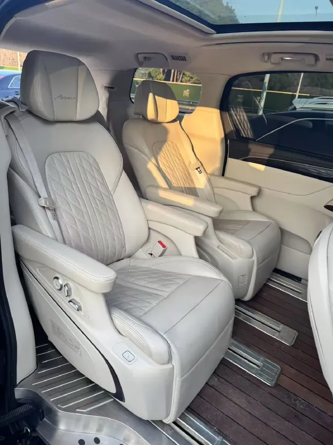 2021 Buick GL8 2.0T 237HP L4 9AT,autocango,china used car exporter,china ev exporter,chinese used car exporter,chinese used ev exporter