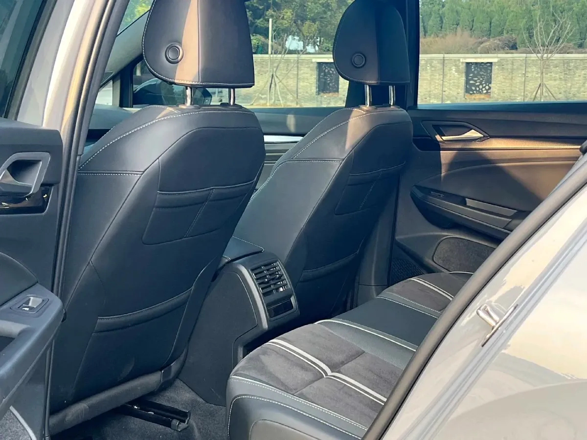 2023 Volkswagen Golf 1.4T 150HP L4 7DCT,autocango,china used car exporter,china ev exporter,chinese used car exporter,chinese used ev exporter