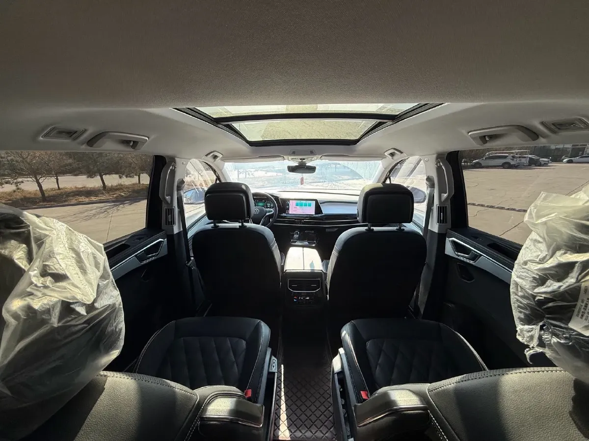 2024 Volkswagen Talagon 2.0T 220HP L4 7DCT,autocango,china used car exporter,china ev exporter,chinese used car exporter,chinese used ev exporter