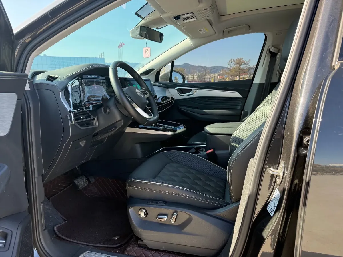 2024 Volkswagen Talagon 2.0T 220HP L4 7DCT,autocango,china used car exporter,china ev exporter,chinese used car exporter,chinese used ev exporter