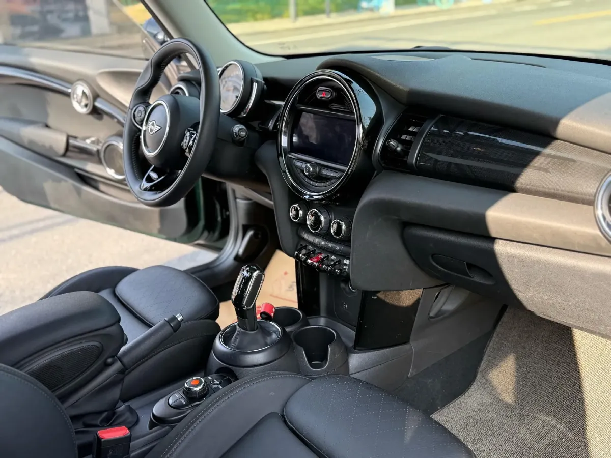 2019 MINI MINI 1.5T 136HP L3 7DCT,autocango,china used car exporter,china ev exporter,chinese used car exporter,chinese used ev exporter