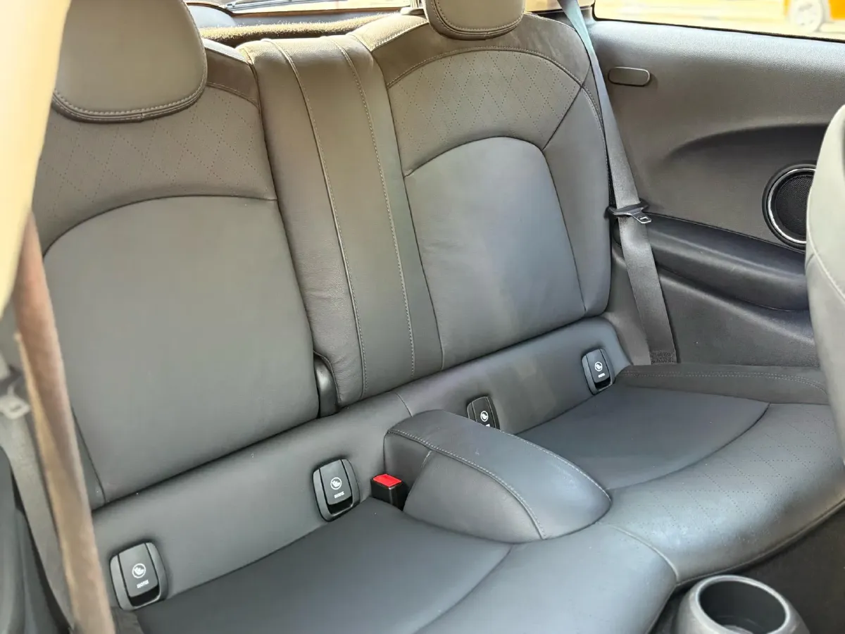 2019 MINI MINI 1.5T 136HP L3 7DCT,autocango,china used car exporter,china ev exporter,chinese used car exporter,chinese used ev exporter