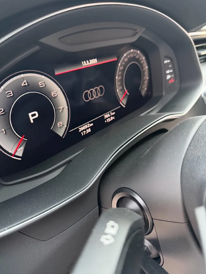 2024 Audi A6L 2.0T 245HP L4 7DCT,autocango,china used car exporter,china ev exporter,chinese used car exporter,chinese used ev exporter