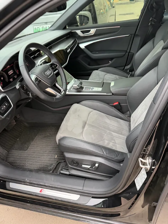 2024 Audi A6L 2.0T 245HP L4 7DCT,autocango,china used car exporter,china ev exporter,chinese used car exporter,chinese used ev exporter