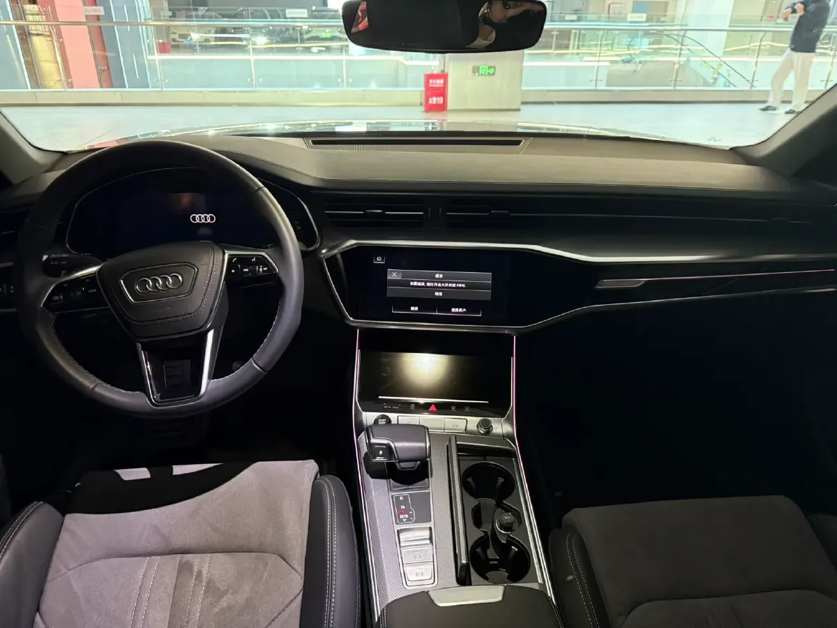 2023 Audi A6L 2.0T 190HP L4 7DCT,autocango,china used car exporter,china ev exporter,chinese used car exporter,chinese used ev exporter