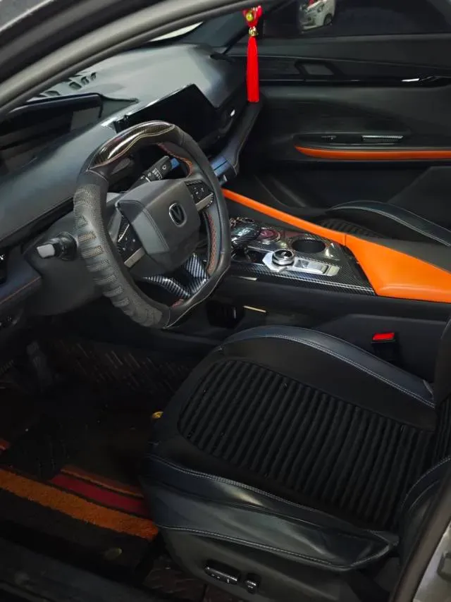 2023 ChangAn UNI-V iDD 1.5T 170HP L4 6TCT PHEV 18.4KWH,autocango,china used car exporter,china ev exporter,chinese used car exporter,chinese used ev exporter