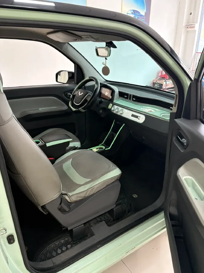 2021 WuLing HongGuang MINI EV BEV 13.8KWH,autocango,china used car exporter,china ev exporter,chinese used car exporter,chinese used ev exporter