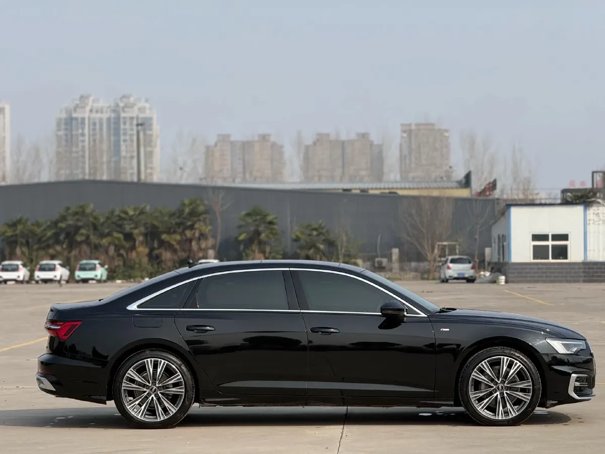 2025 Audi A6L 2.0T 190HP L4 7DCT,autocango,china used car exporter,china ev exporter,chinese used car exporter,chinese used ev exporter