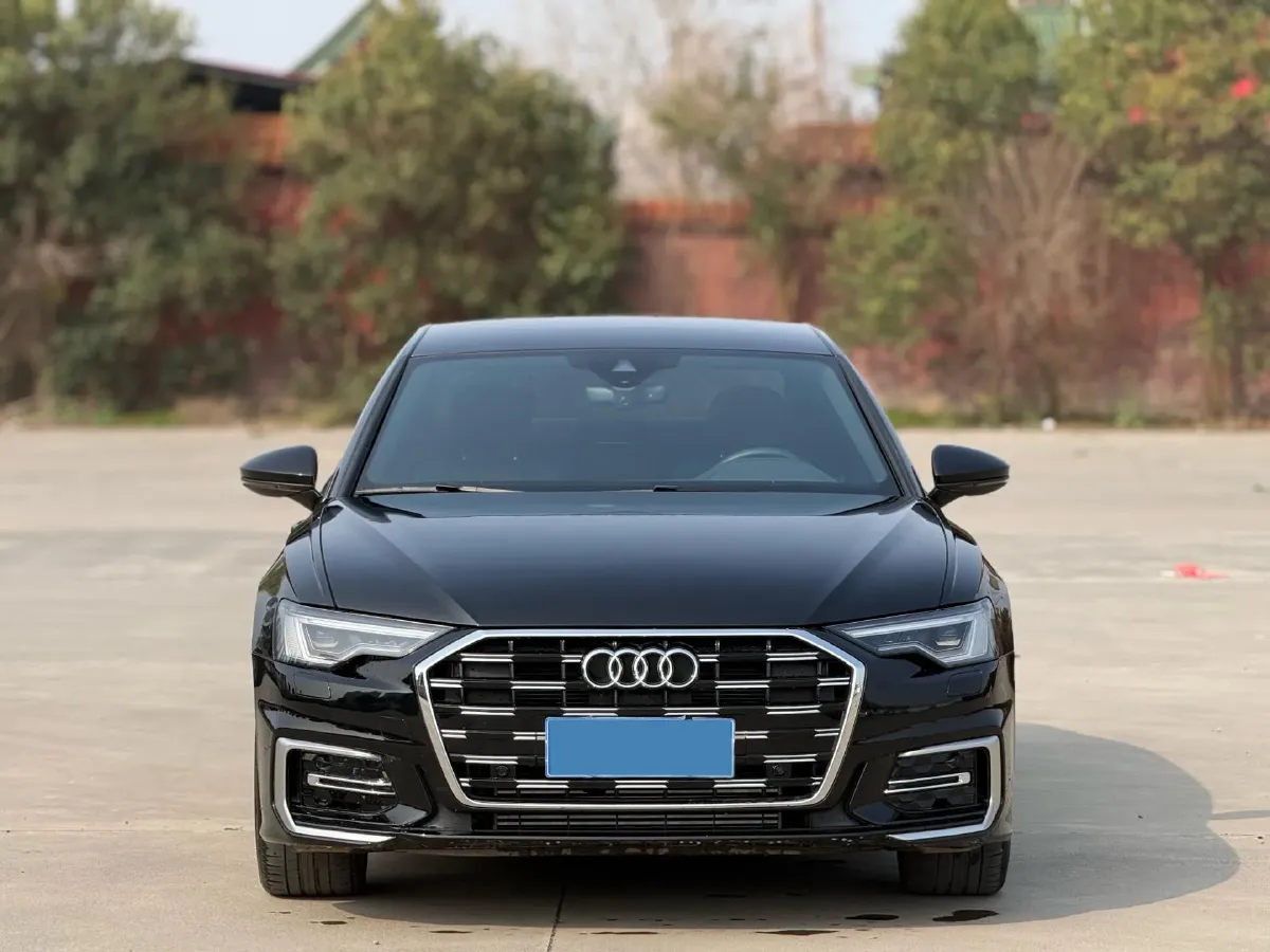 2025 Audi A6L 2.0T 190HP L4 7DCT,autocango,china used car exporter,china ev exporter,chinese used car exporter,chinese used ev exporter
