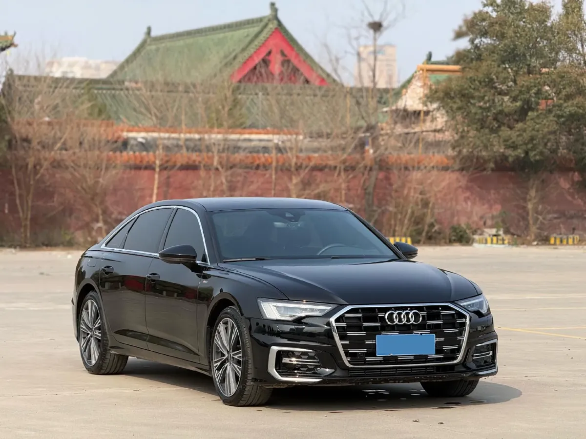 2025 Audi A6L 2.0T 190HP L4 7DCT,autocango,china used car exporter,china ev exporter,chinese used car exporter,chinese used ev exporter