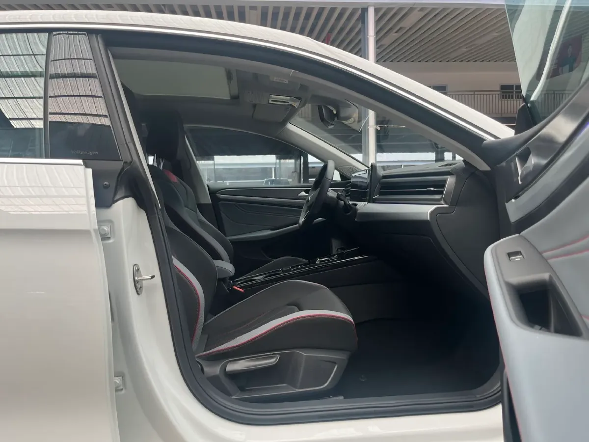 2024 Volkswagen Lamando 1.4T 150HP L4 7DCT,autocango,china used car exporter,china ev exporter,chinese used car exporter,chinese used ev exporter