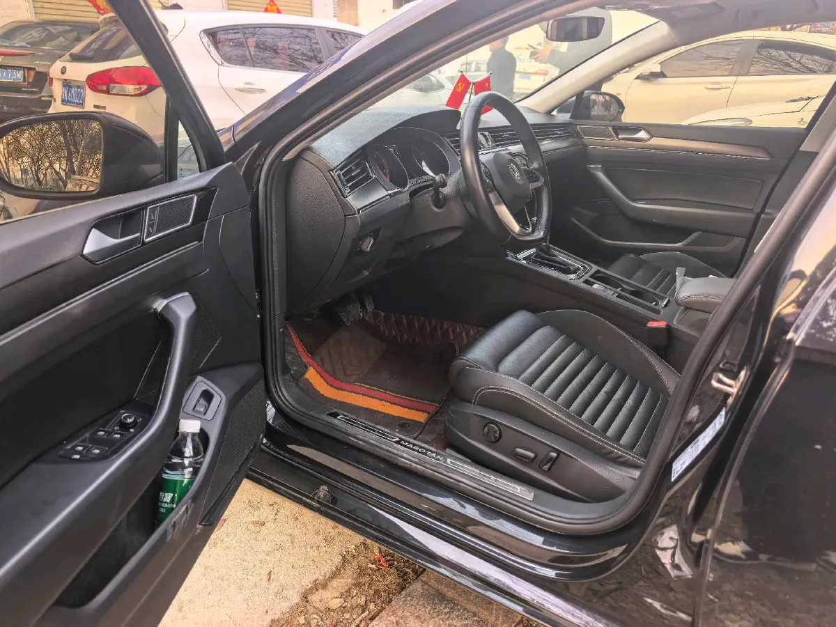 2020 Volkswagen Magotan 2.0T 186HP L4 7DCT,autocango,china used car exporter,china ev exporter,chinese used car exporter,chinese used ev exporter