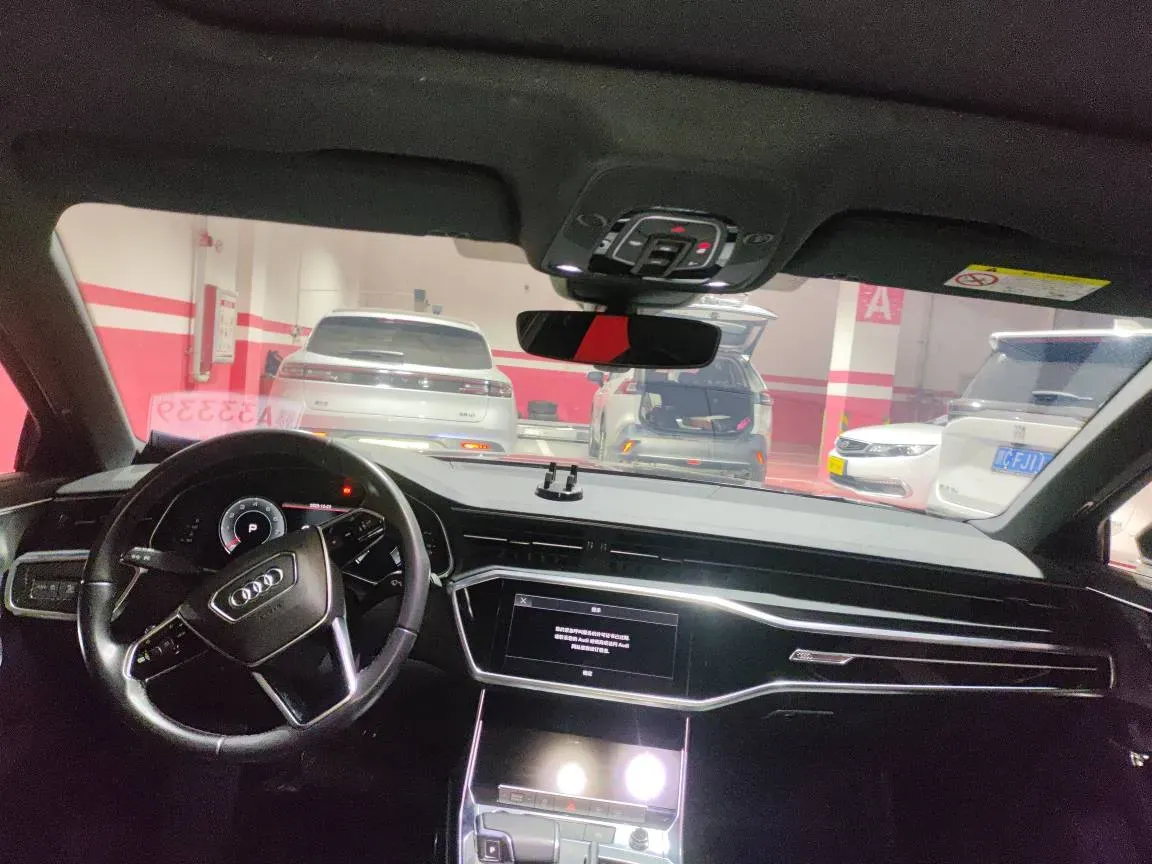 2022 Audi A6L 2.0T 224HP L4 7DCT,autocango,china used car exporter,china ev exporter,chinese used car exporter,chinese used ev exporter