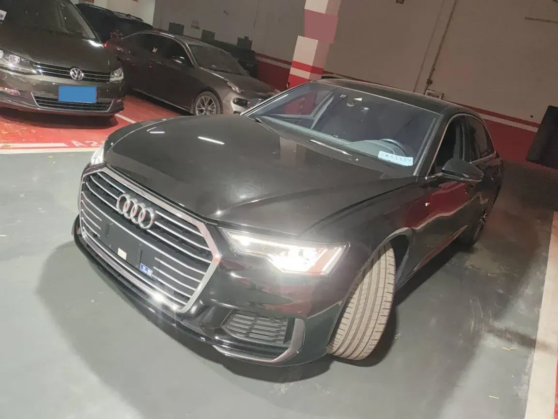 2022 Audi A6L 2.0T 224HP L4 7DCT,autocango,china used car exporter,china ev exporter,chinese used car exporter,chinese used ev exporter