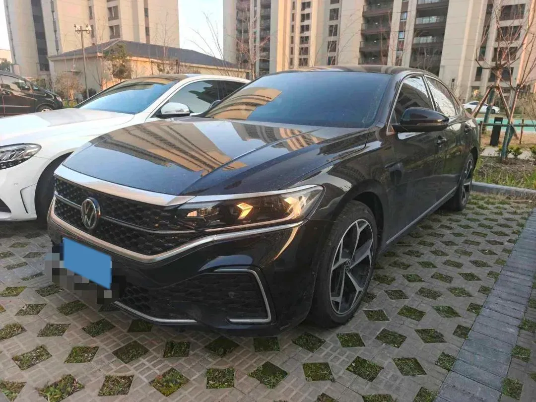 2024 Volkswagen Passat 2.0T 186HP L4 7DCT,autocango,china used car exporter,china ev exporter,chinese used car exporter,chinese used ev exporter