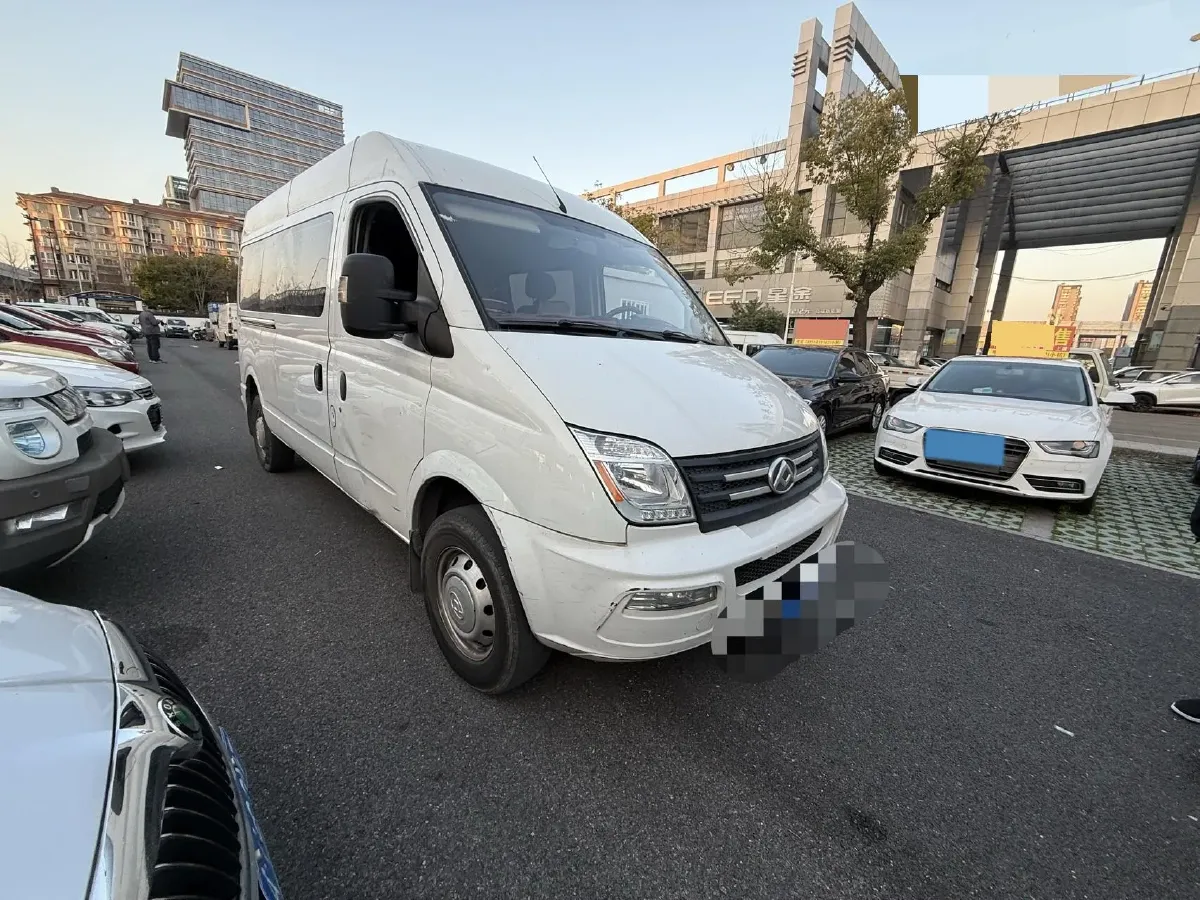 2021 MAXUS XinTu V80 2.0T 139HP L4 6MT,autocango,china used car exporter,china ev exporter,chinese used car exporter,chinese used ev exporter