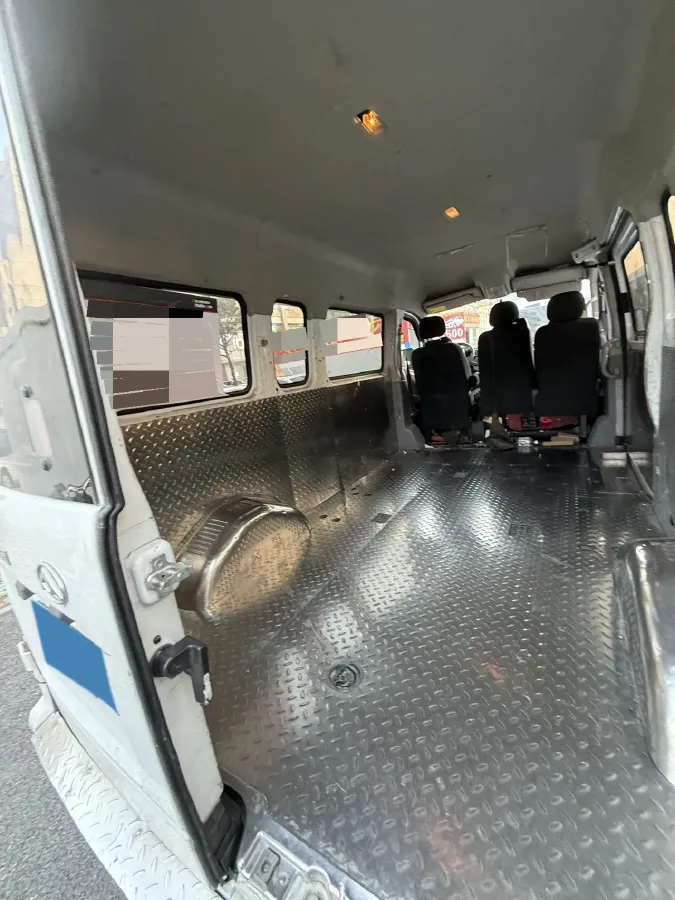 2021 MAXUS XinTu V80 2.0T 139HP L4 6MT,autocango,china used car exporter,china ev exporter,chinese used car exporter,chinese used ev exporter