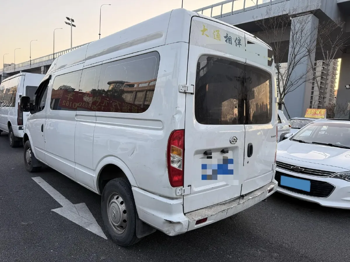 2021 MAXUS XinTu V80 2.0T 139HP L4 6MT,autocango,china used car exporter,china ev exporter,chinese used car exporter,chinese used ev exporter