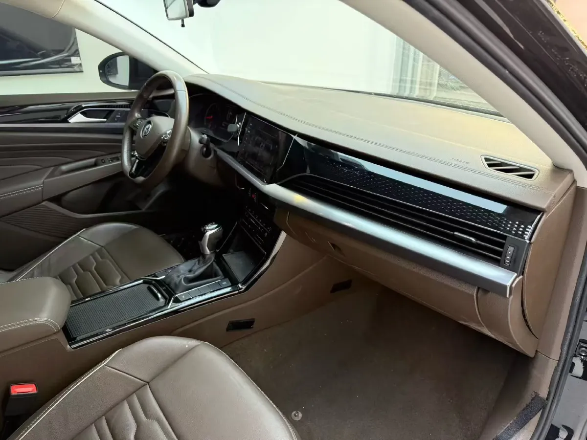 2020 Volkswagen Passat 2.0T 186HP L4 7DCT,autocango,china used car exporter,china ev exporter,chinese used car exporter,chinese used ev exporter