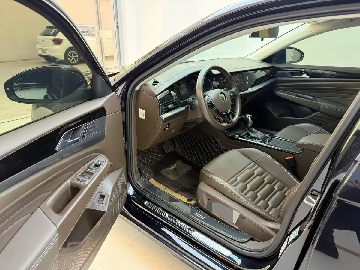 2020 Volkswagen Passat 2.0T 186HP L4 7DCT,autocango,china used car exporter,china ev exporter,chinese used car exporter,chinese used ev exporter