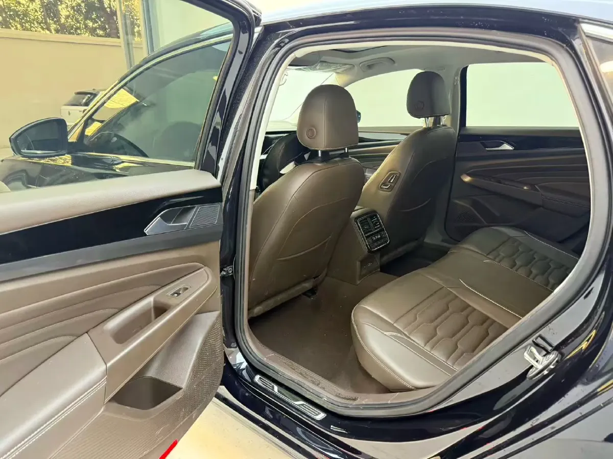 2020 Volkswagen Passat 2.0T 186HP L4 7DCT,autocango,china used car exporter,china ev exporter,chinese used car exporter,chinese used ev exporter